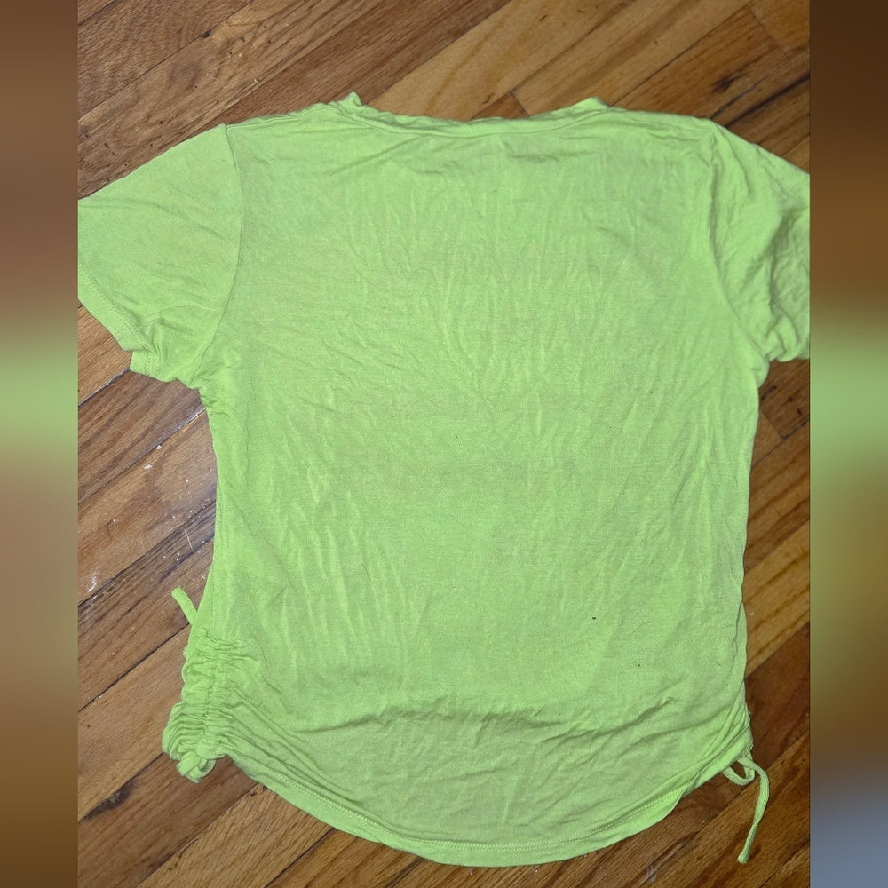 Love Nation Graphic Lime Green Ruched Tee - Picture 4 of 4